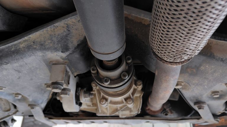 Transmisión o cardan en un 4x4.