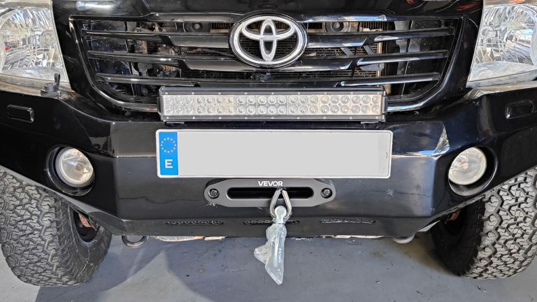 Instalación de winch en todoterreno.